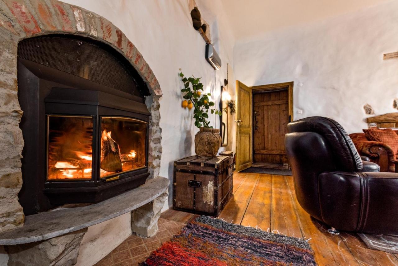 Historical Two-Bedroom Apartment With Sauna, Jacuzzi And Fireplace Reval Esterno foto
